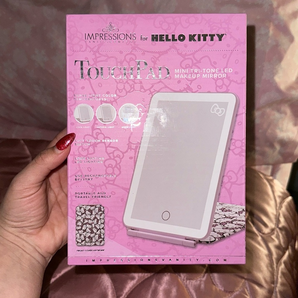 Impressions Vanity for HELLO KITTY Touchpad Mini Tri-Tone LED Makeup Mirror